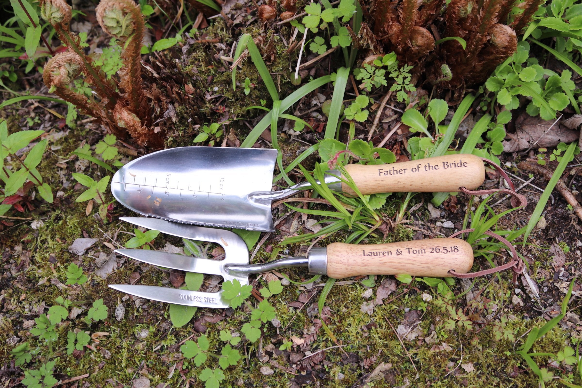 engraved garden trowel English Gardener's Tool Gift Set – Derwent Valley Engravers