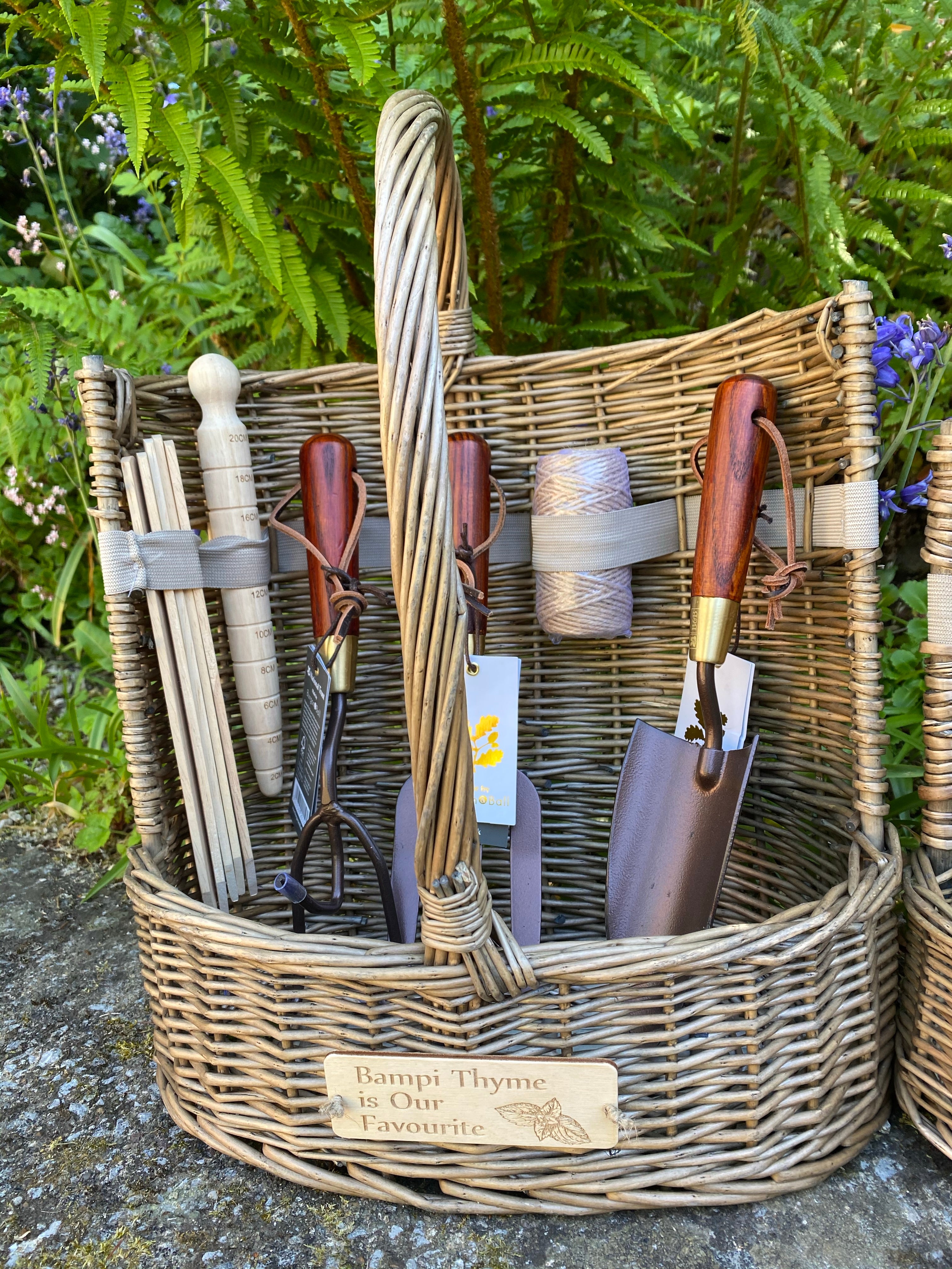 garden tool basket gift set Extra Large 10 Piece Garden Gift Set – Derwent Valley Engravers
